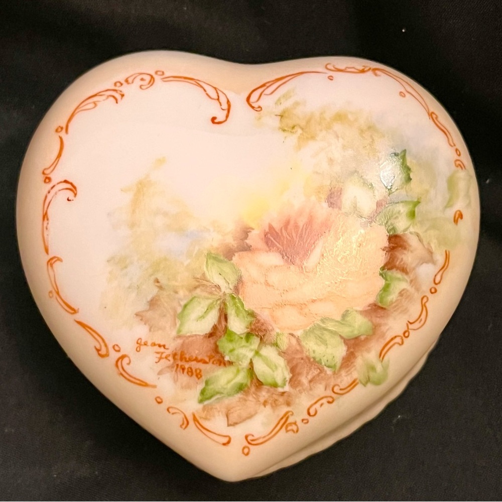 The Rose Floral Item 10 by Jean Fetherstein Dainty Porcelain Heart Trinket Box